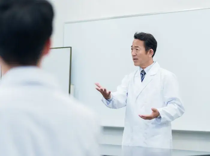 美容外科の経営学も学べる